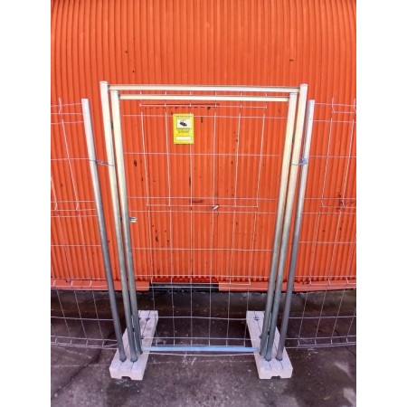 PUERTA PARA CERRAMIENTO CON VALLA DE MOVIL DE OBRA DE 950 X 1900.